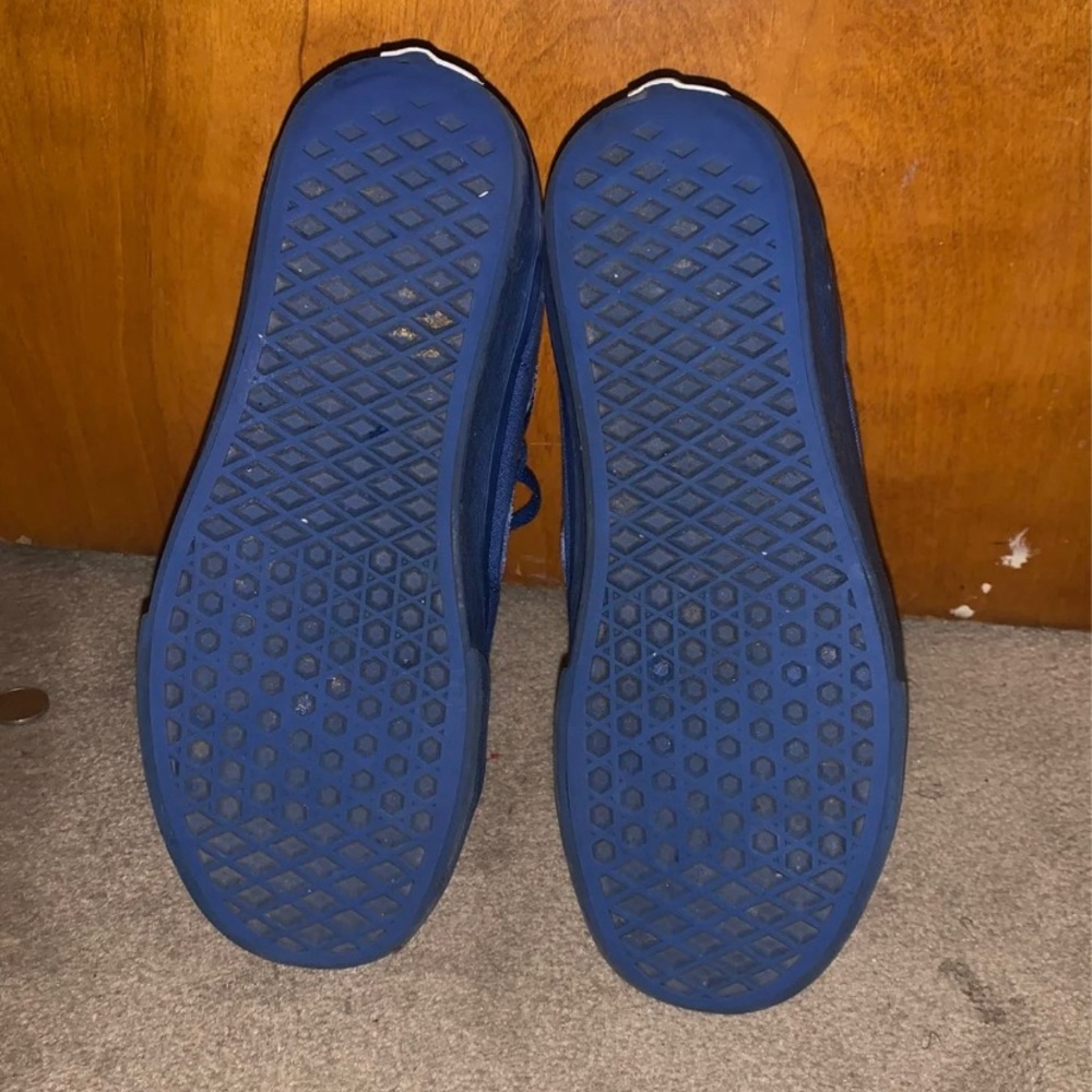 Vans - Picture 3 of 3